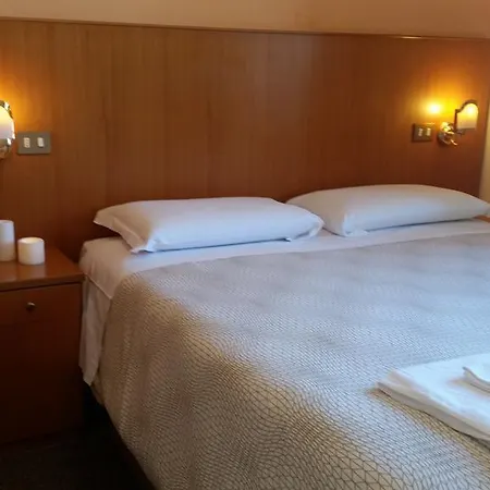Volusia House 3*
