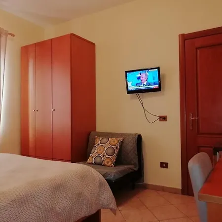 Volusia House 3* روما